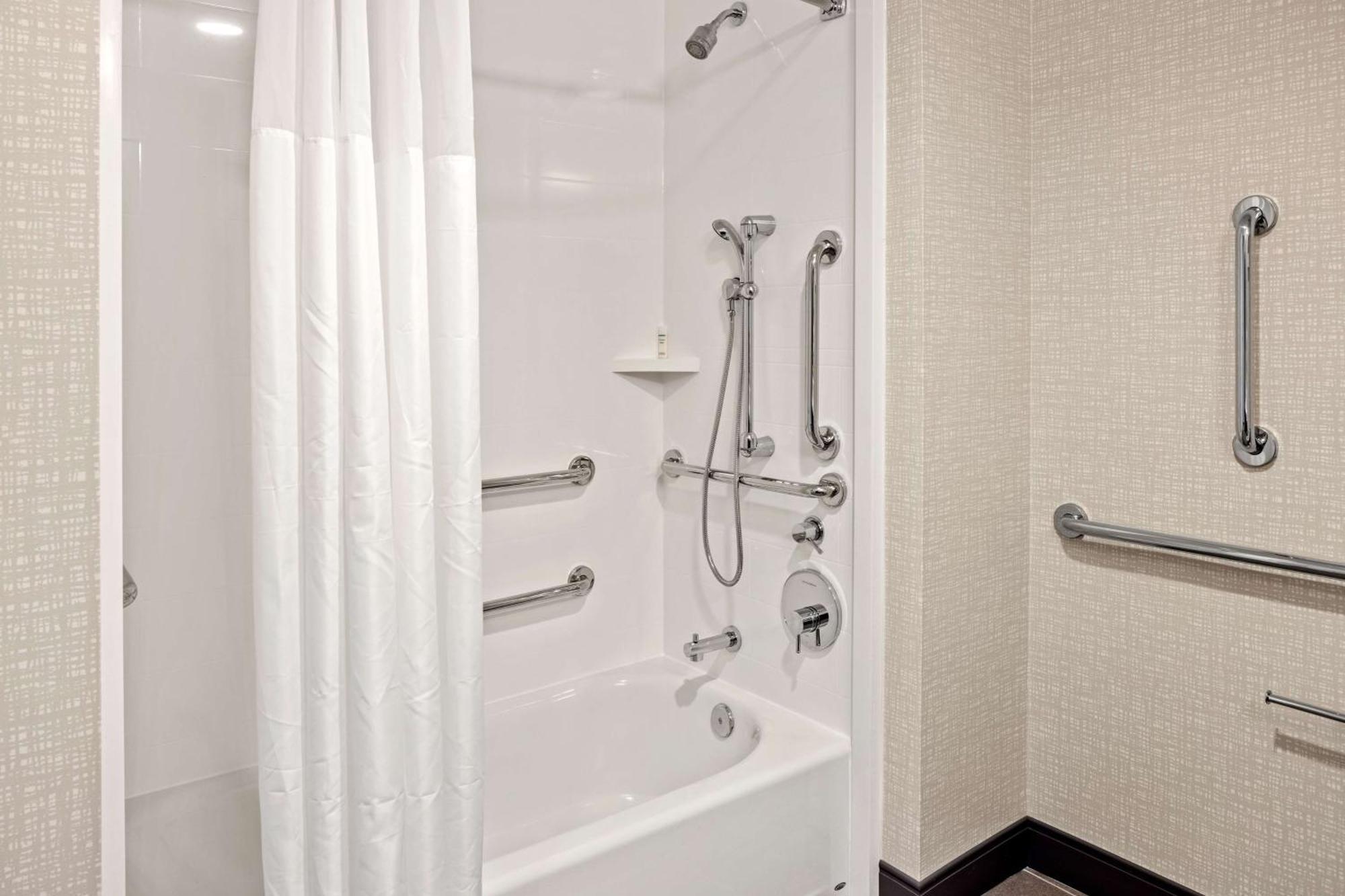 Dent Hampton Inn & Suites Cincinnati West, Oh מראה חיצוני תמונה